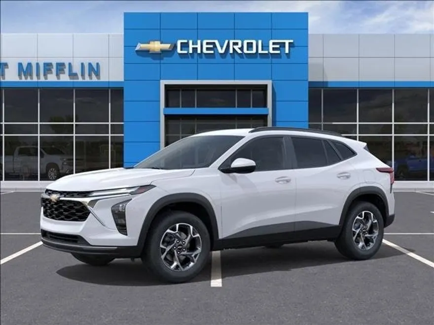 2025 Chevrolet Trax LT photo 1