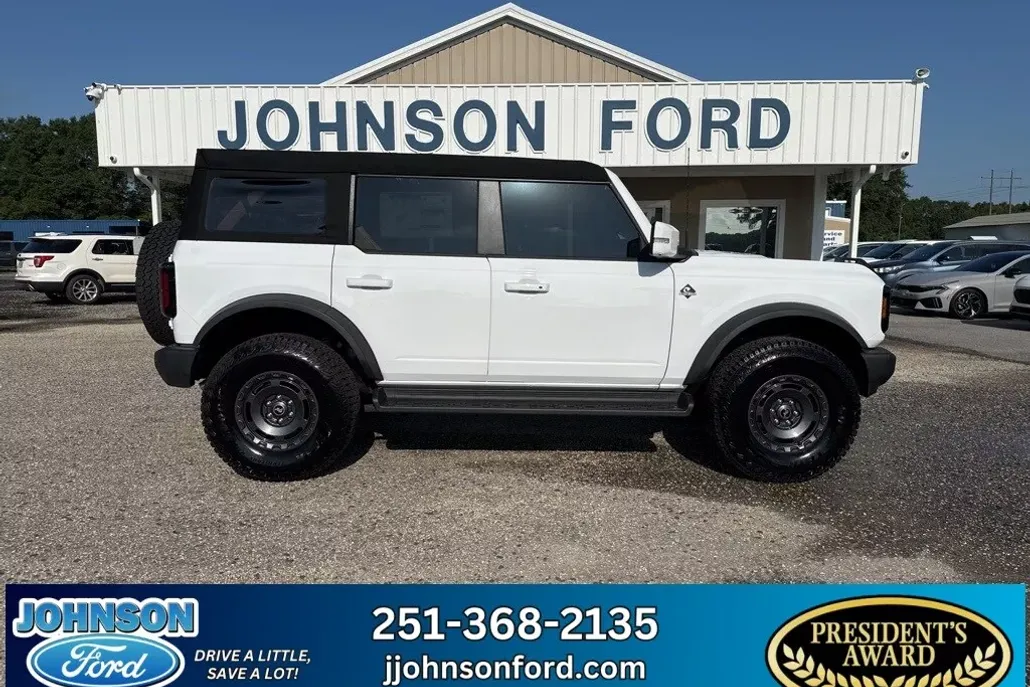 2025 Ford Bronco Outer Banks photo 1