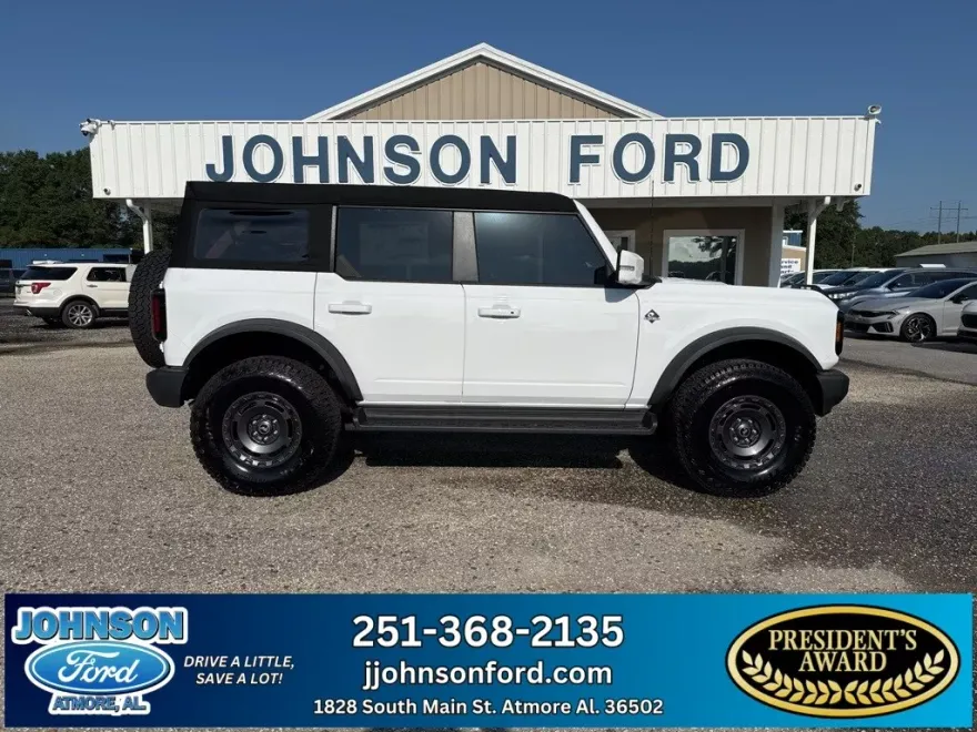 2025 Ford Bronco Outer Banks photo 1