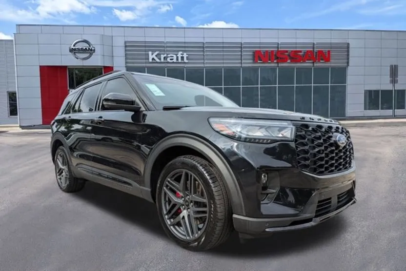2025 Ford Explorer ST photo 1
