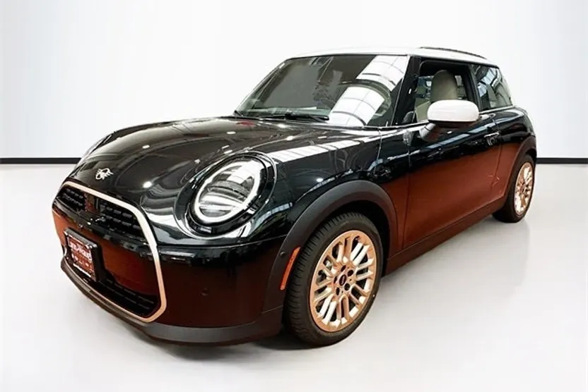 2025 Mini Cooper 2 Door Hardtop Iconic photo 1