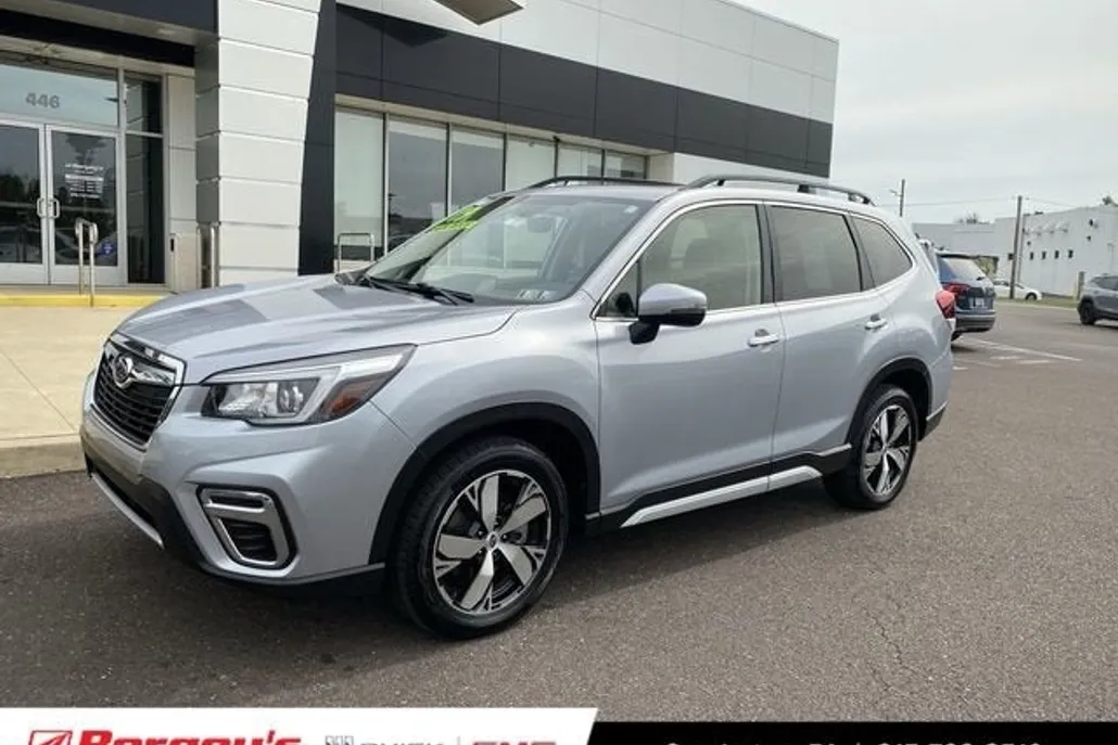 2019 Subaru Forester Touring photo 1