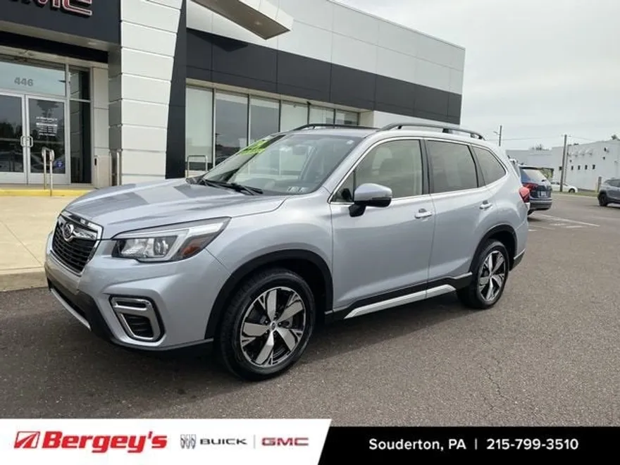 2019 Subaru Forester Touring photo 1