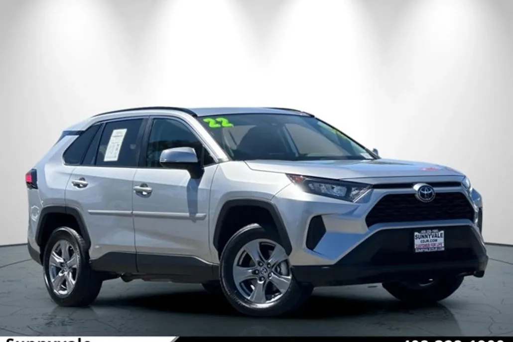 2022 Toyota RAV4 Hybrid LE photo 1