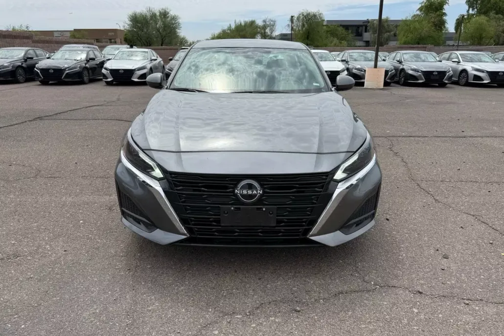2023 Nissan Altima 2.5 SV photo 1