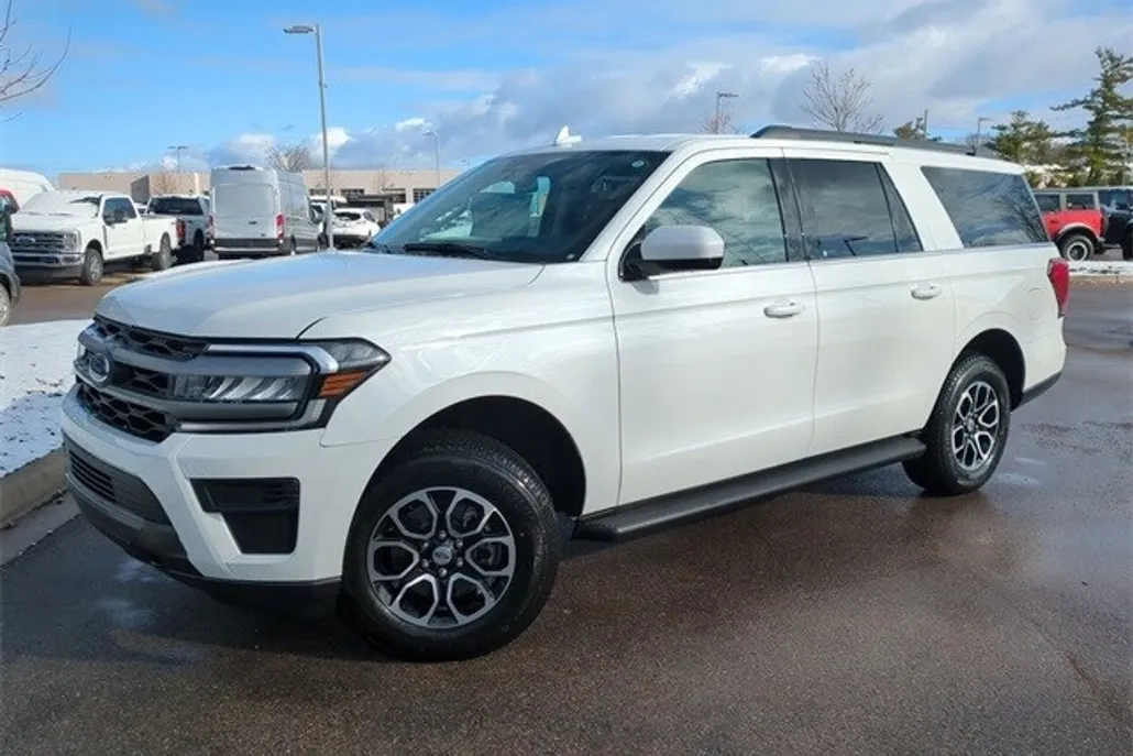2024 Ford Expedition MAX XLT photo 1