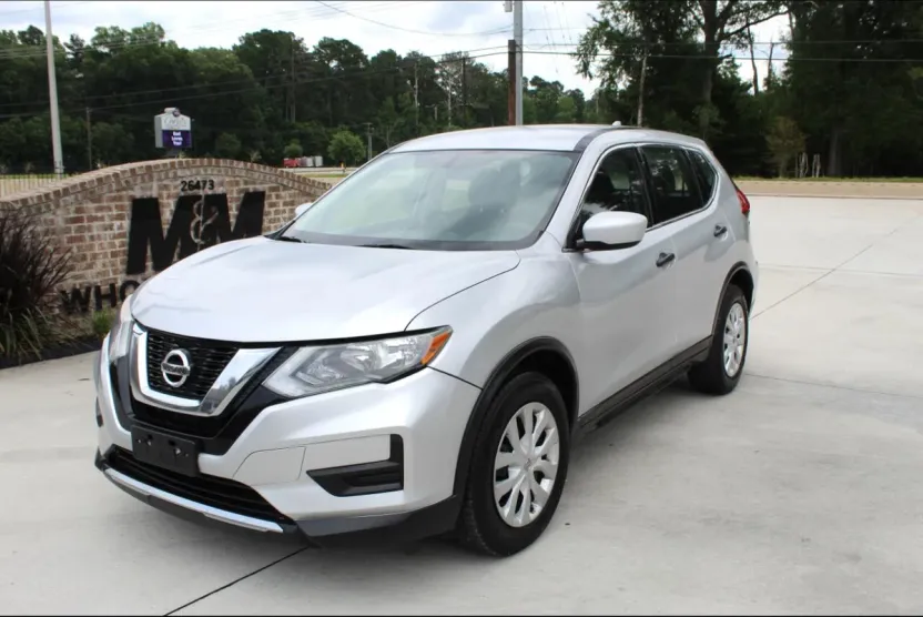 2017 Nissan Rogue S photo 1