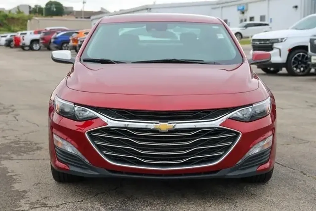 2024 Chevrolet Malibu 1LT photo 1