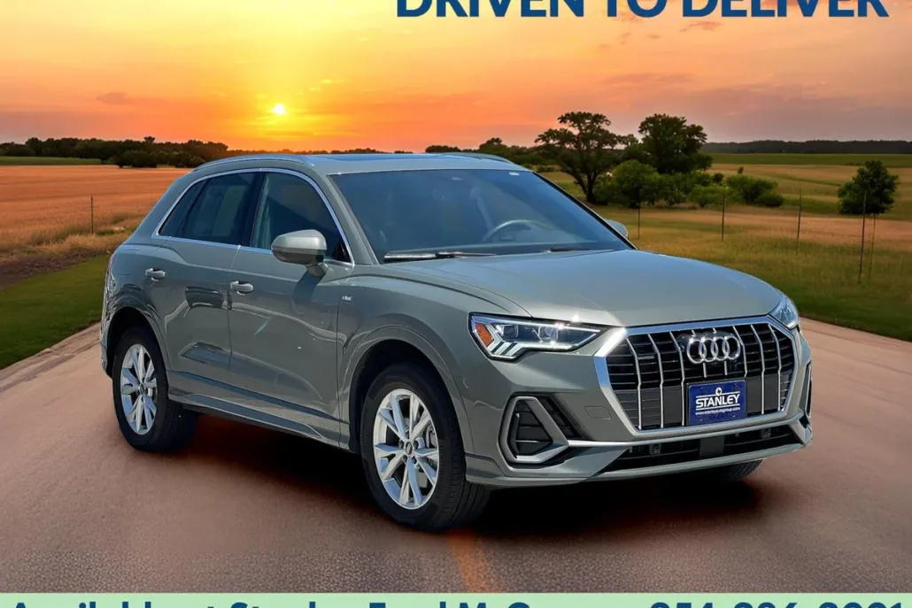 2024 Audi Q3 S line Premium Plus photo 1