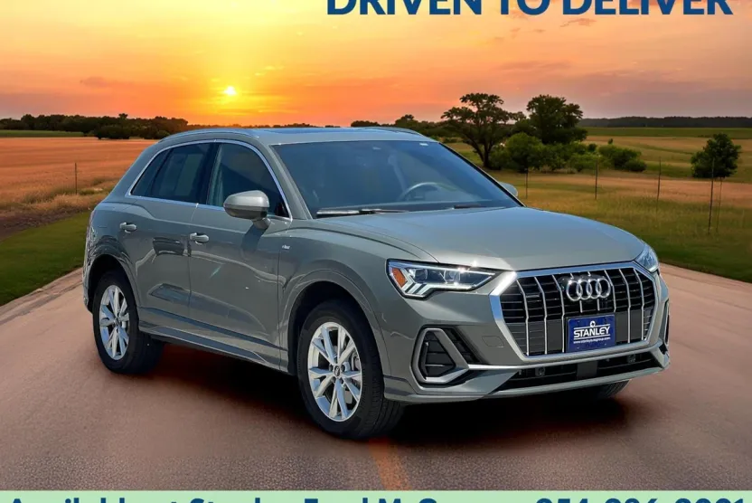 2024 Audi Q3 S line Premium Plus photo 1