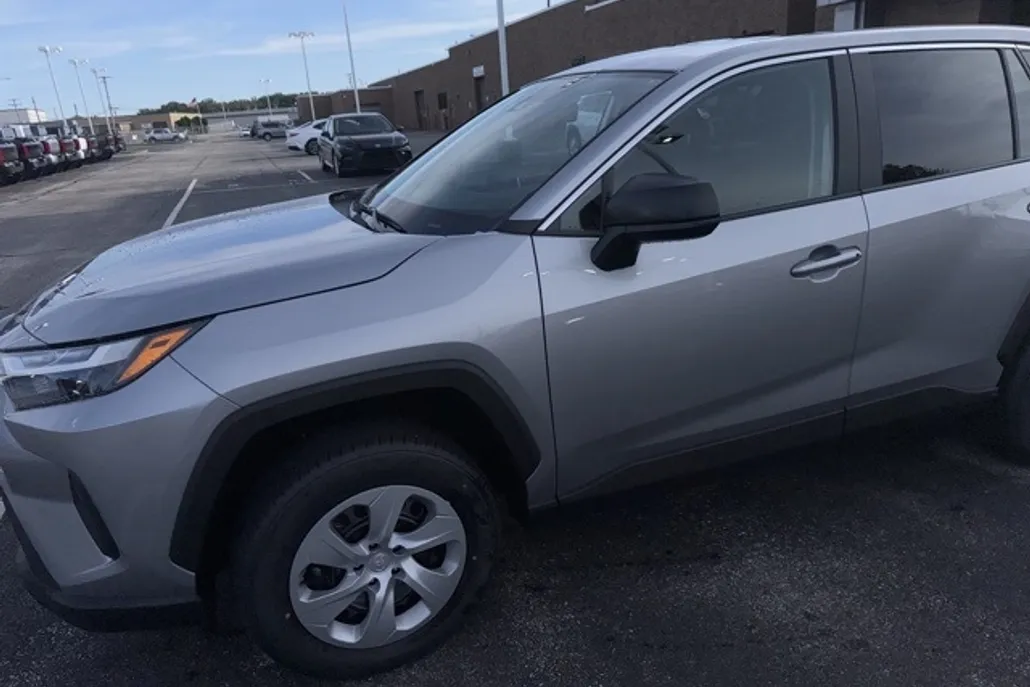 2025 Toyota RAV4 LE photo 1