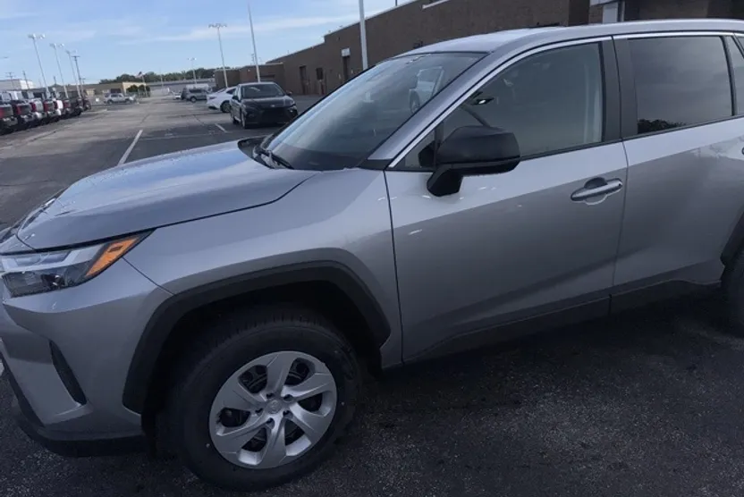 2025 Toyota RAV4 LE photo 1