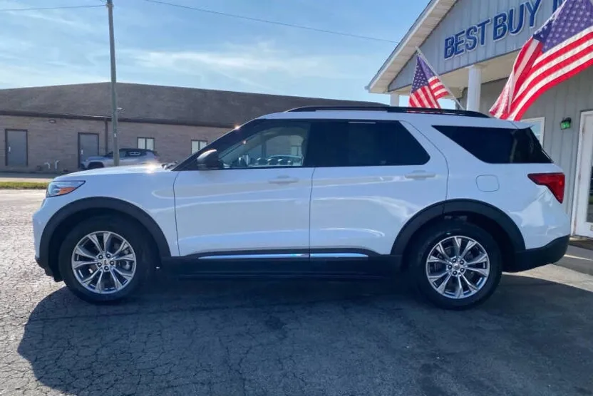 2020 Ford Explorer XLT photo 1