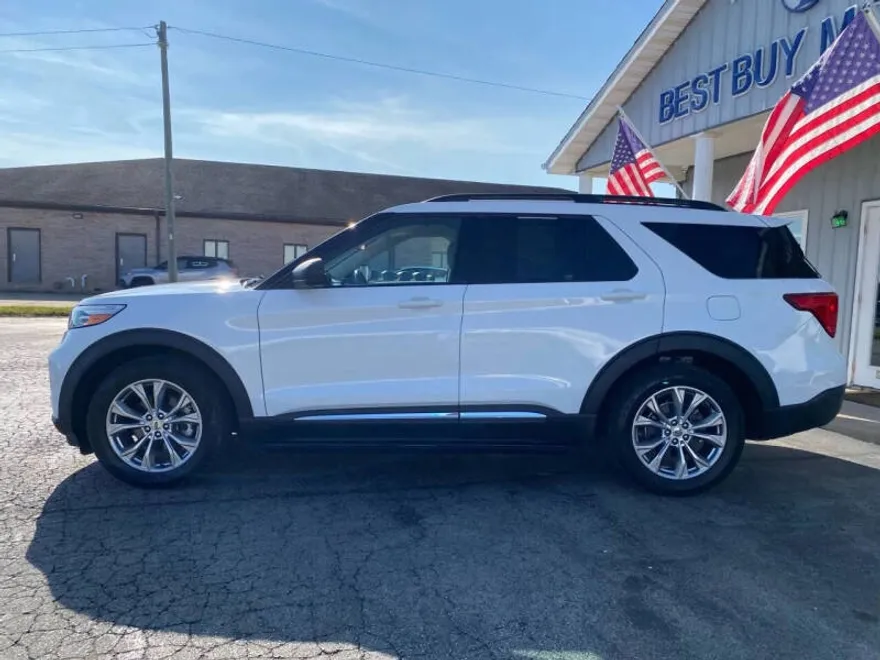 2020 Ford Explorer XLT photo 1