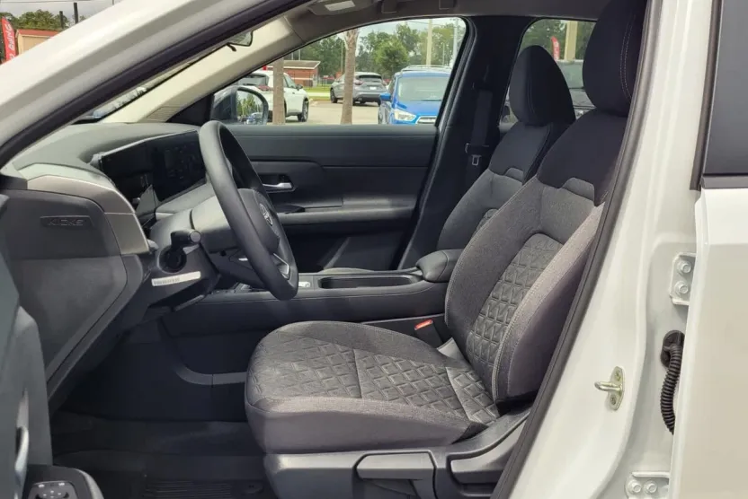 2026 Nissan Kicks SV photo 1