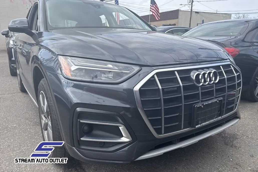 2023 Audi Q5 40 Premium Plus photo 1