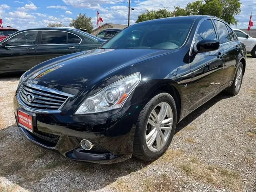 2015 Infiniti Q40 photo 1