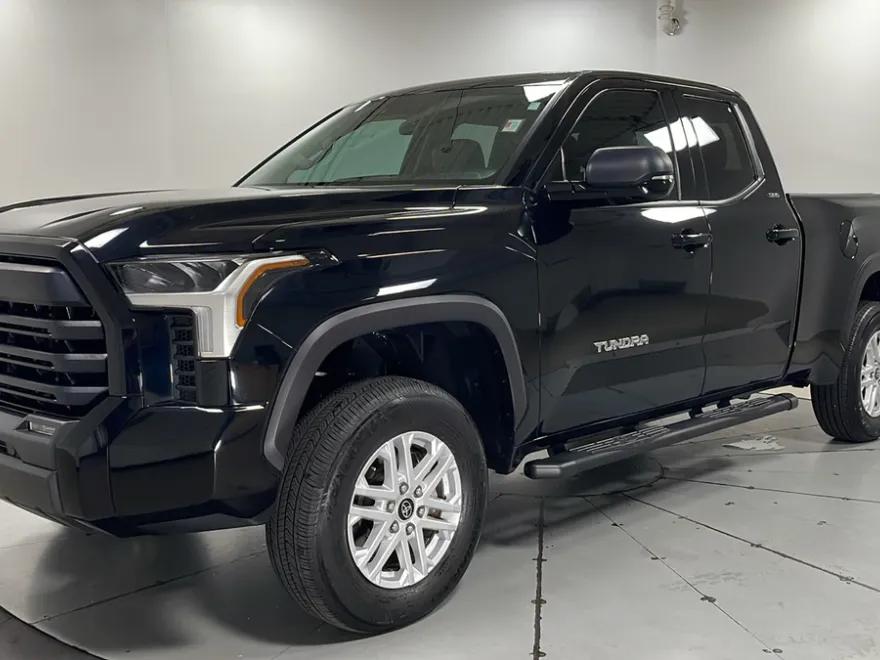 2024 Toyota Tundra SR5 photo 1
