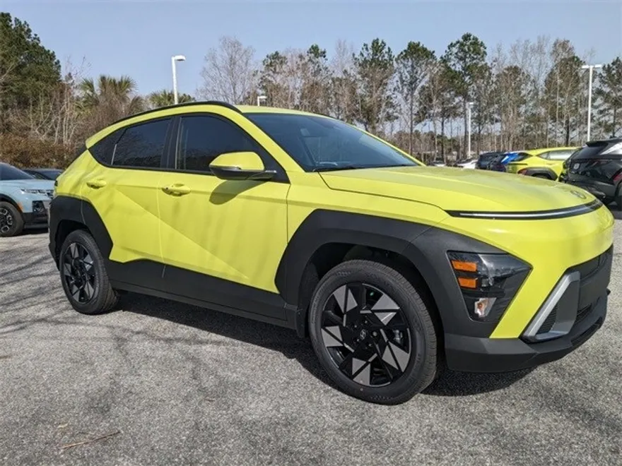2025 Hyundai Kona SEL photo 1