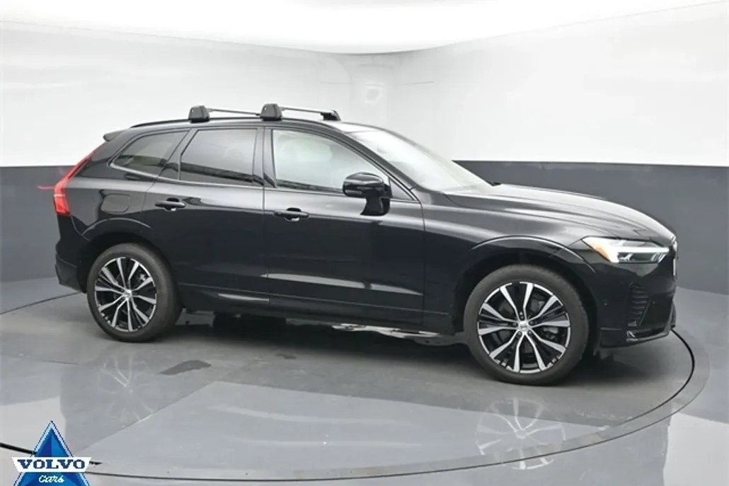 2023 Volvo XC60 Ultimate photo 1