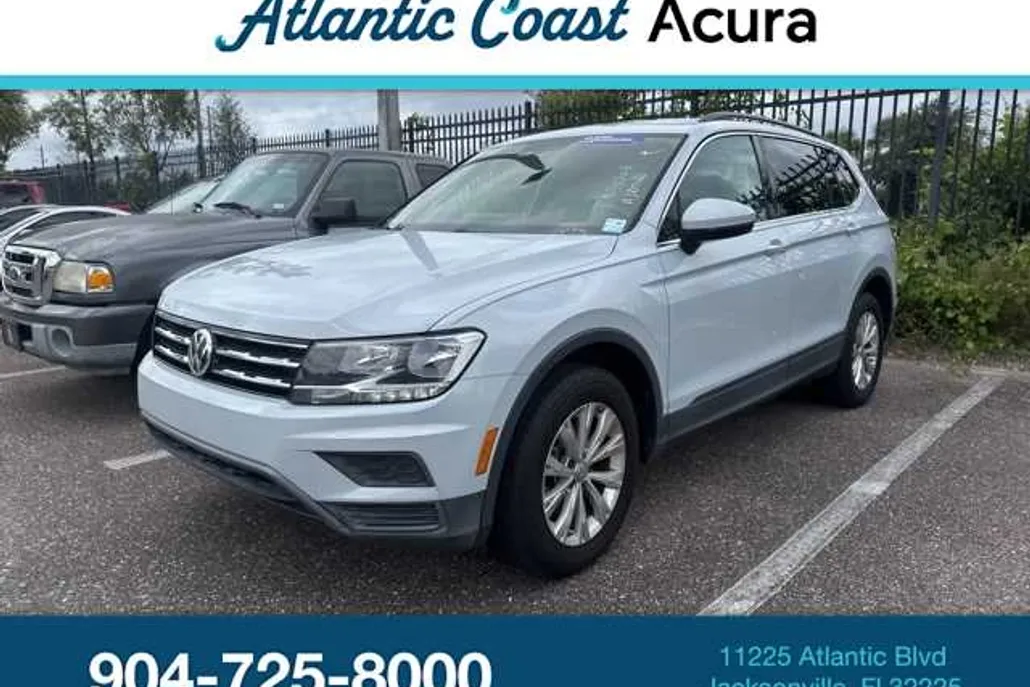 2019 Volkswagen Tiguan SEL R-Line photo 1
