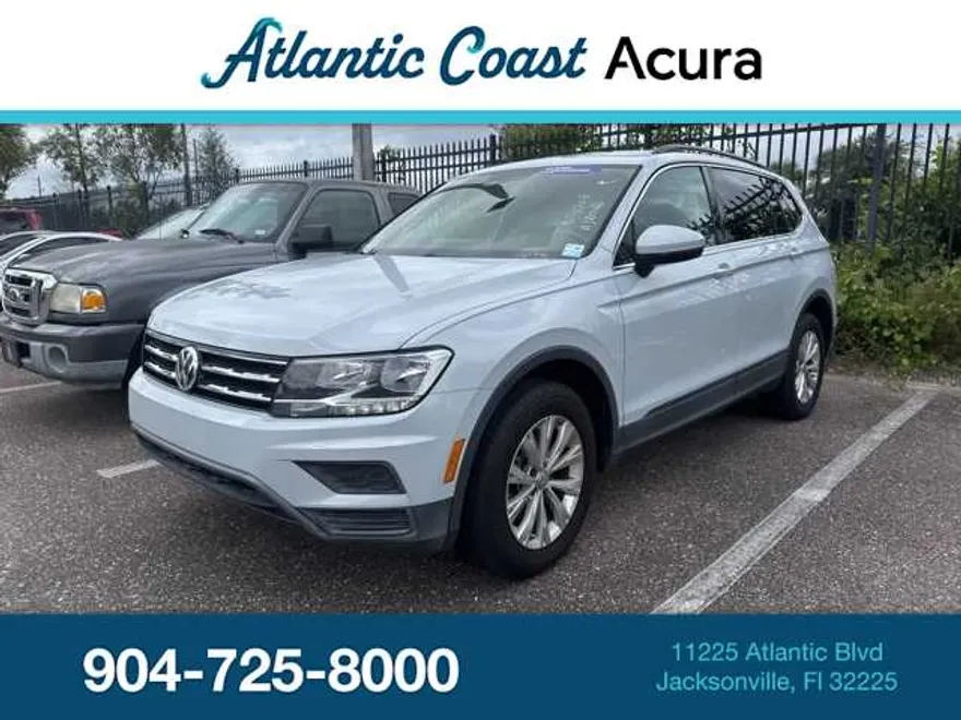 2019 Volkswagen Tiguan SEL R-Line photo 1