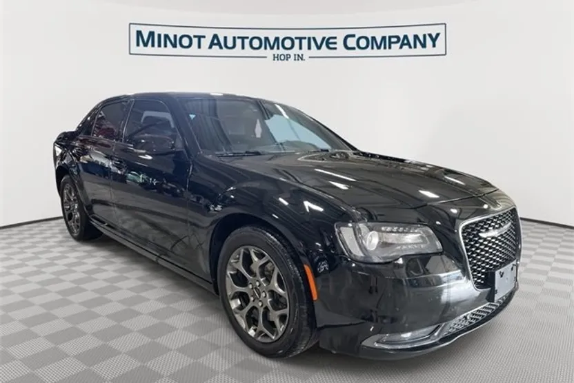 2016 Chrysler 300 S photo 1