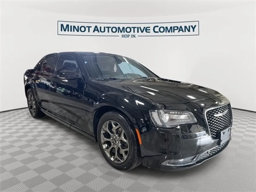 2016 Chrysler 300 S photo 1