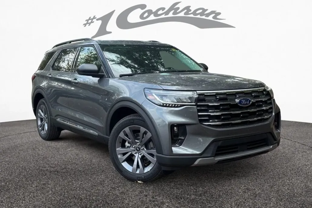 2025 Ford Explorer photo 1