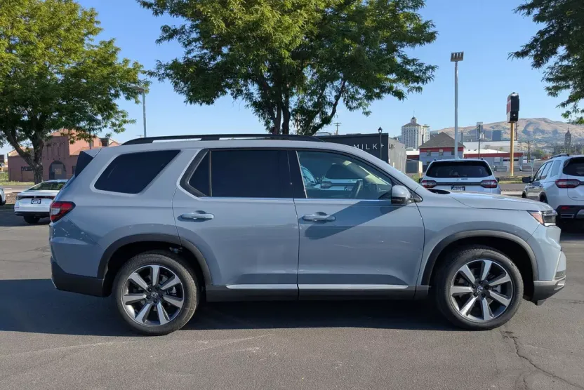 2025 Honda Pilot Elite photo 1