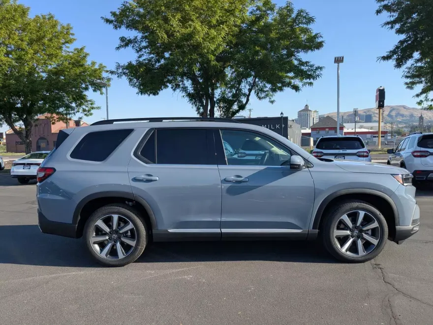2025 Honda Pilot Elite photo 1
