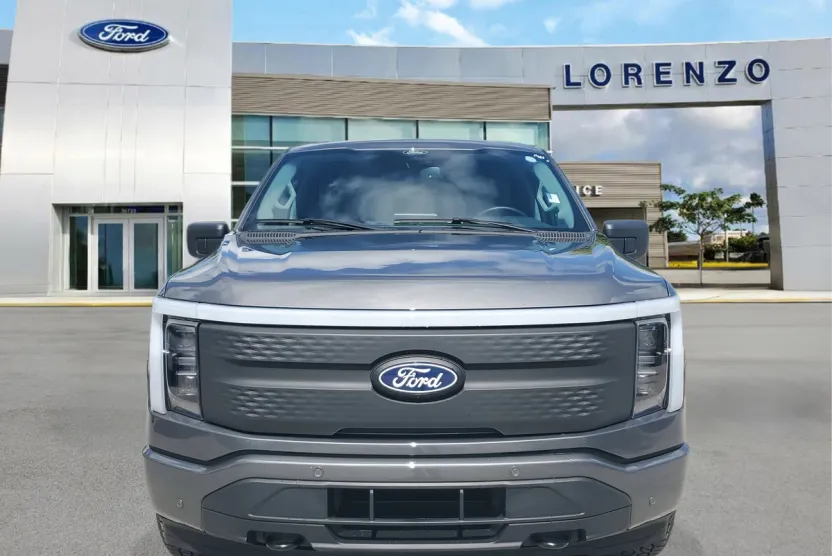 2025 Ford F-150 Lightning photo 1