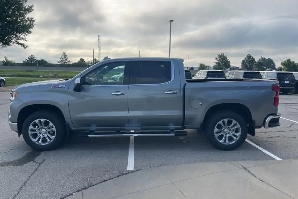 2026 Chevrolet Silverado 1500 LTZ photo 1