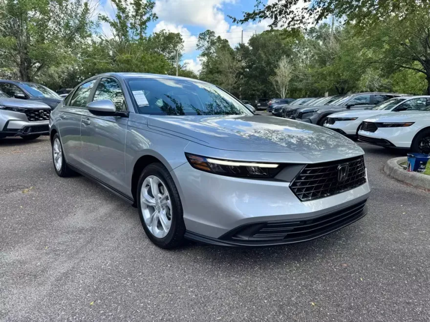 2025 Honda Accord LX photo 1