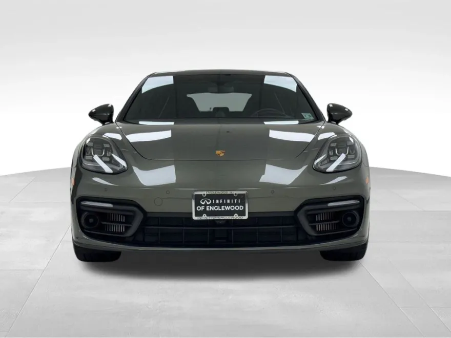 2023 Porsche Panamera 4 Platinum photo 2