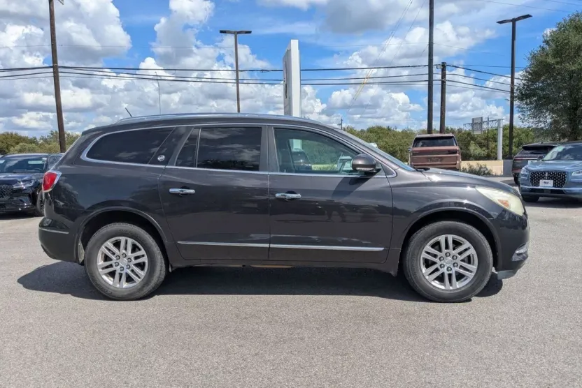 2015 Buick Enclave Convenience photo 1