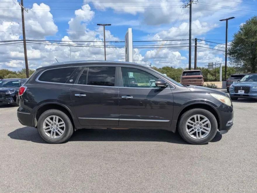2015 Buick Enclave Convenience photo 1