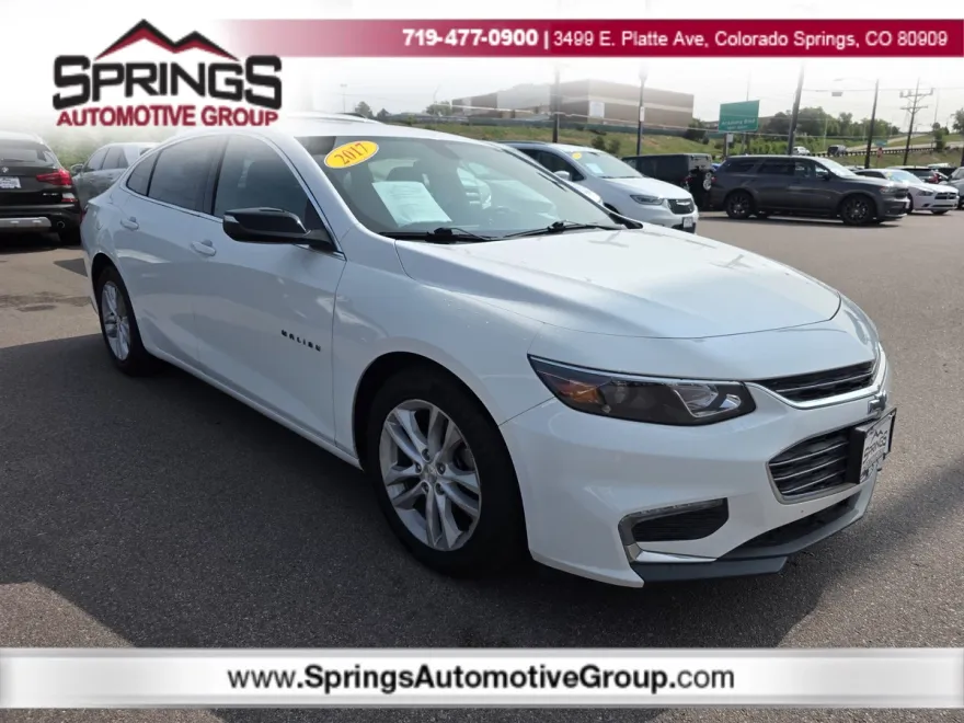 2017 Chevrolet Malibu 1LT photo 1