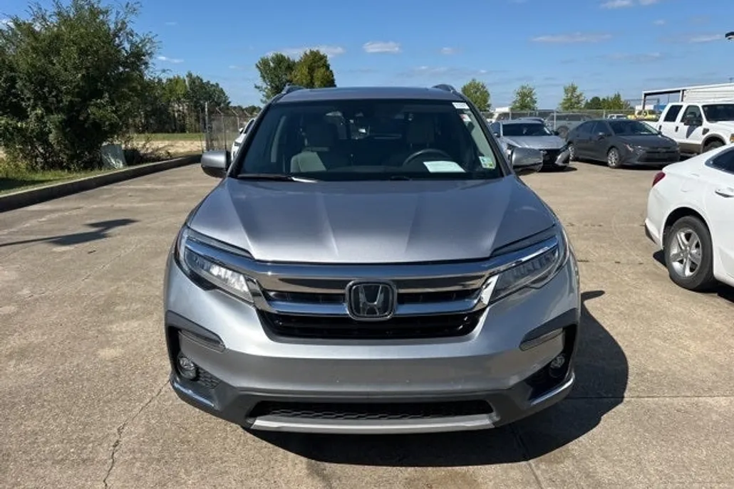 2020 Honda Pilot Touring photo 1