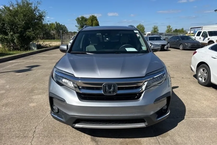 2020 Honda Pilot Touring photo 1