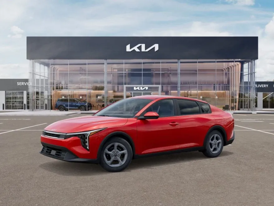 2025 Kia K4 LXS photo 1