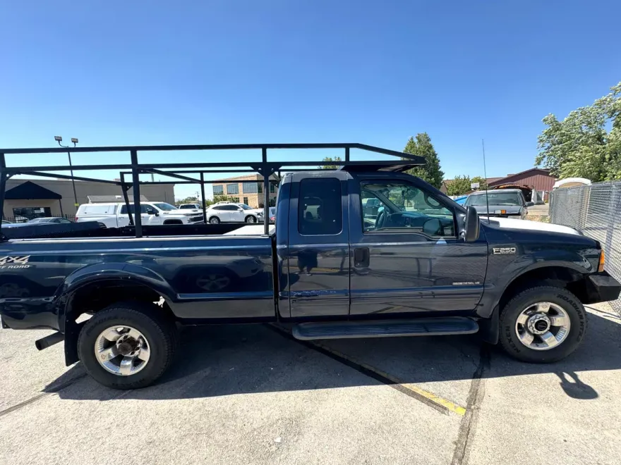 2001 Ford F-250 Lariat photo 1