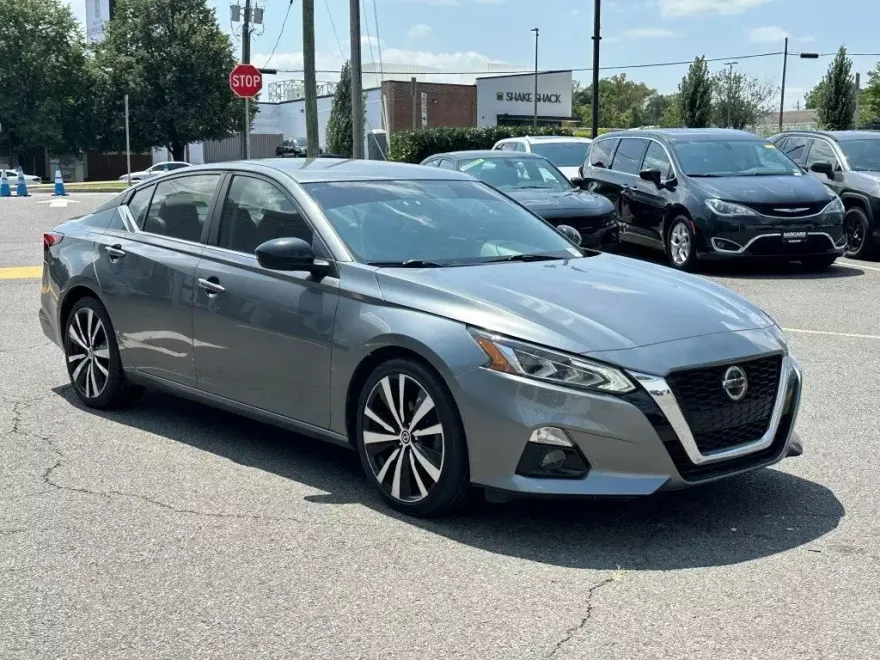 2019 Nissan Altima 2.5 SR photo 1