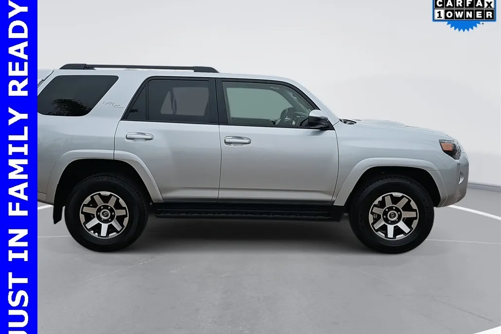 2024 Toyota 4Runner TRD Off-Road photo 1