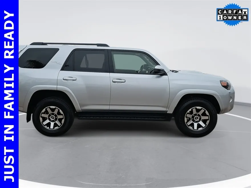 2024 Toyota 4Runner TRD Off-Road photo 1