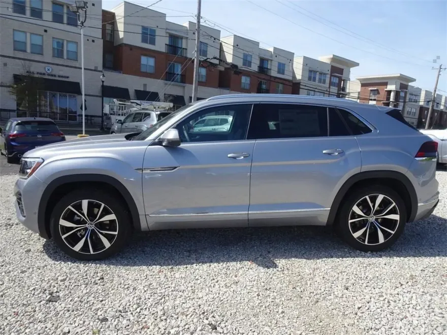 2024 Volkswagen Atlas Cross Sport SEL Premium R-Line photo 1