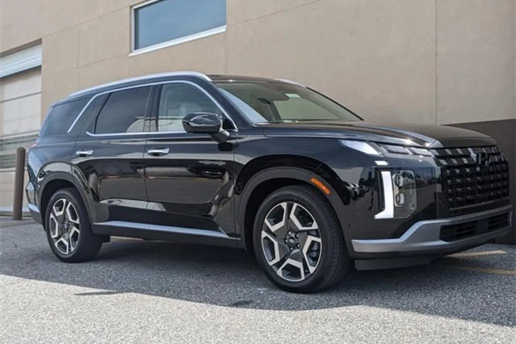 2024 Hyundai Palisade Limited photo 1