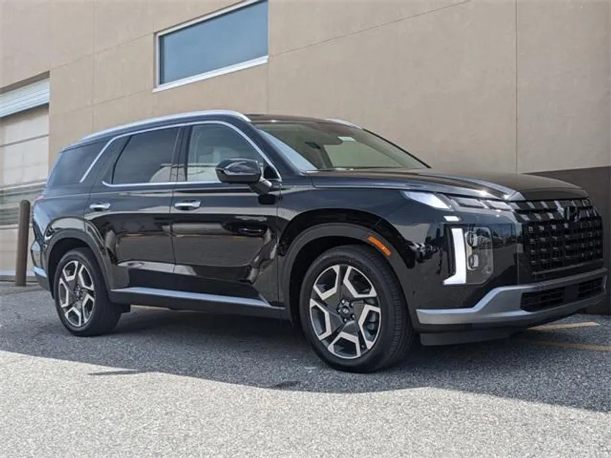 2024 Hyundai Palisade Limited photo 1