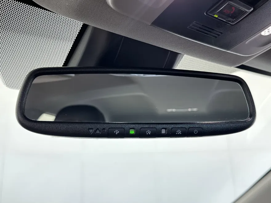 2023 Toyota Camry XSE photo 1