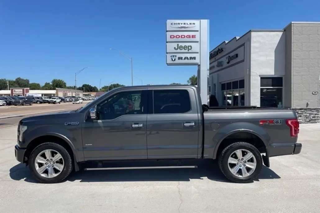2015 Ford F-150 Platinum photo 1